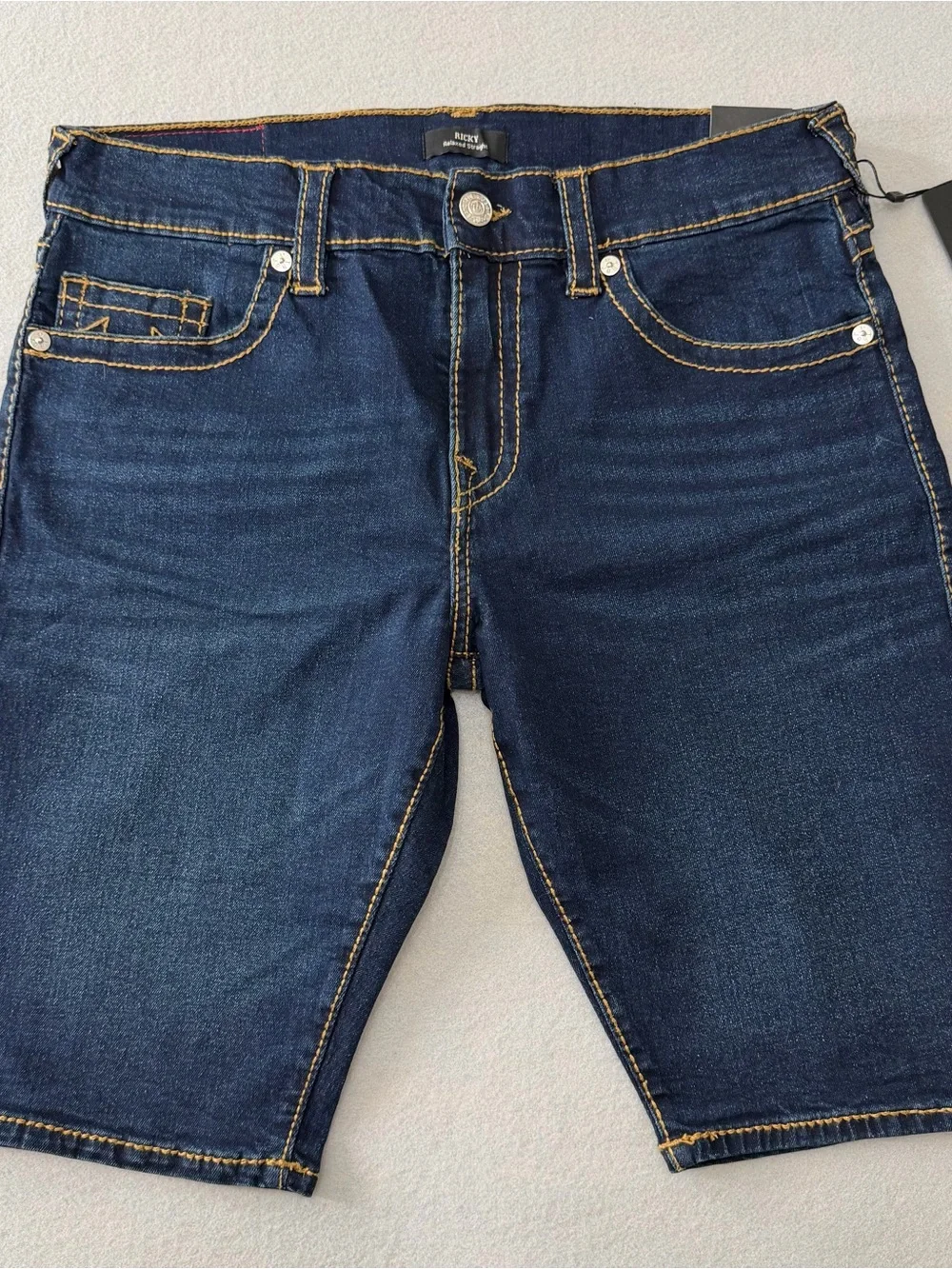 206/1751 True Religion Ricky Relaxed Straight Denim Shorts W34 NWT